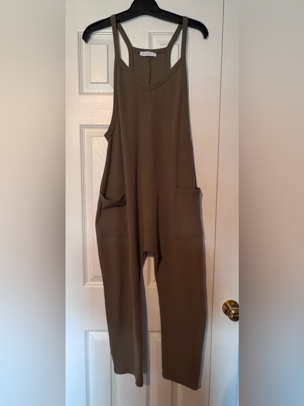 Ces Femme Olive Green Sleeveless Pocket Jumpsuit